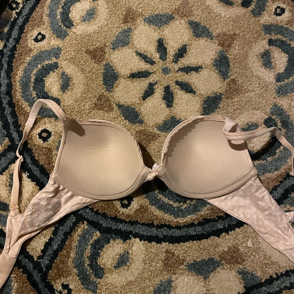 Womens 32D Victoria secret bra - Picture 3 of 4